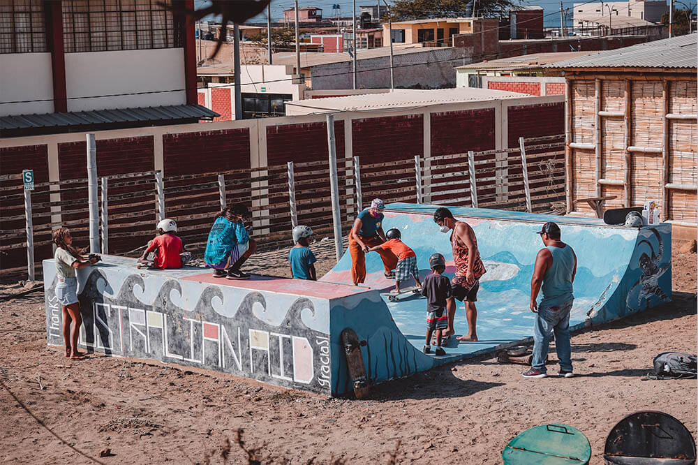 Arissa Moreno giving a class in Lobitos