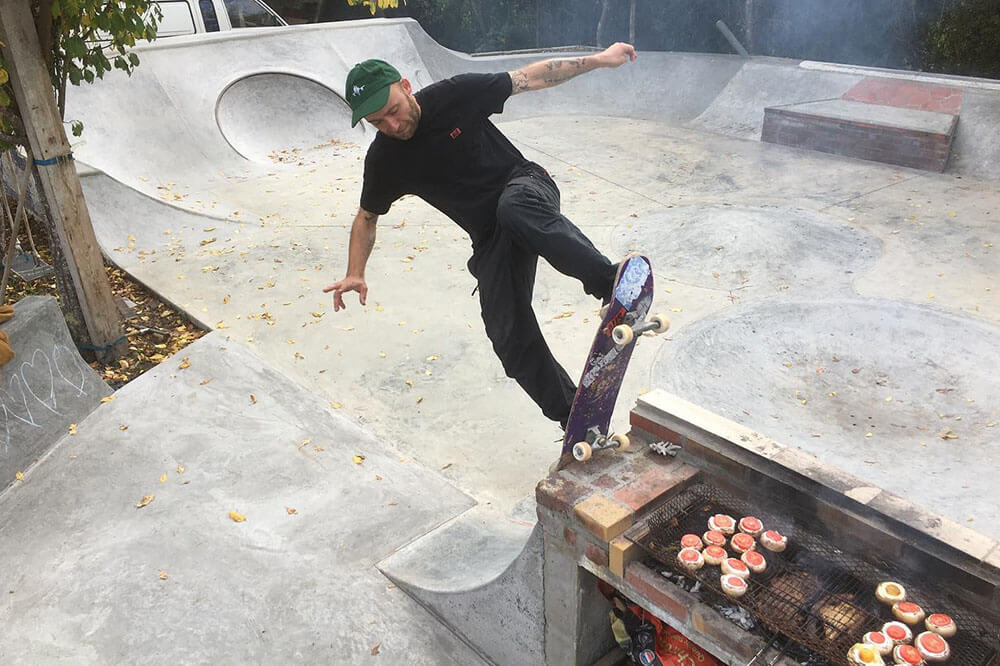 Leo Poulet doing a blunt slide at Sarthopia